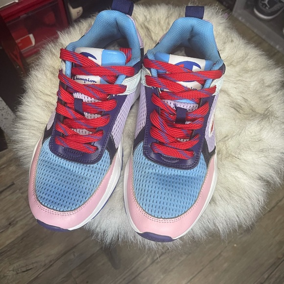 Champion - Picture 7 of 7